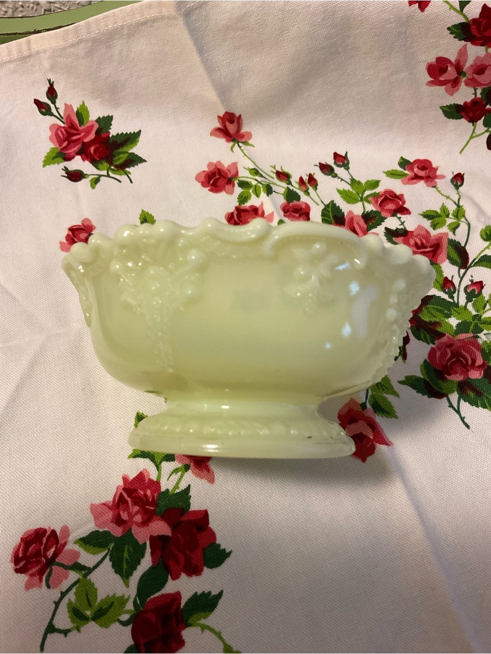 Northwood Custard Glass Berry Bowl - Picture 3 of 6